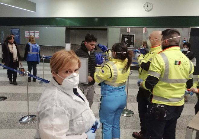 En el Aeropuerto Internacional de Ezeiza se intensificaron los controles ante la epidemia de coronavirus