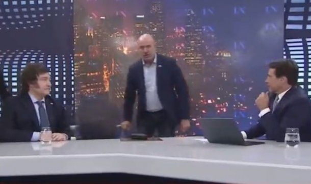 Waldo Wolff irrumpió en una entrevista de Javier Milei para brindarle su apoyo