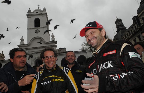 Marcos Di Palma tuvo que aterrizar de emergencia su avioneta