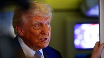 trump anuncio un ataque terrestre a venezuela: explosion en un muelle donde cargan droga trump anuncio un ataque terrestre a venezuela: explosion en un muelle donde cargan droga