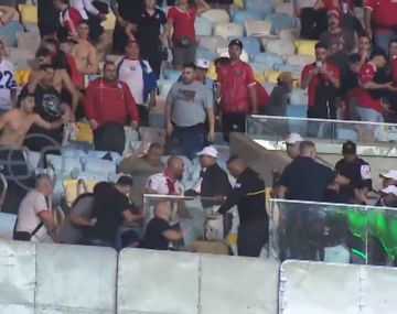 Caos en el Maracaná: la gente de Argentinos fue reprimida por la policía