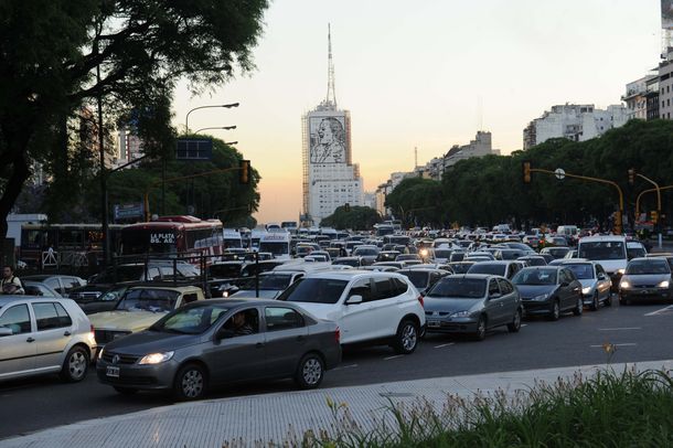 Apagón: algunos barrios de la Ciudad siguen a oscuras