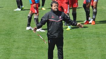 Caruso Lombardi analizó la derrota de Hurcán ante Temperley Caruso Lombardi analizó la derrota de Hurcán ante Temperley