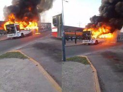 video: voraz incendio destruyo un colectivo en gonzalez catan video: voraz incendio destruyo un colectivo en gonzalez catan