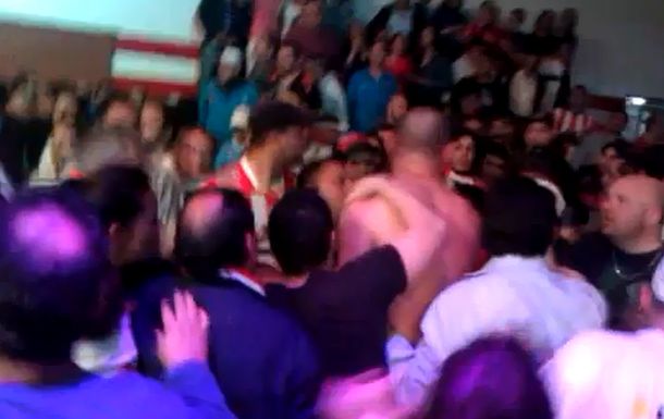 El video del escándalo con el público en la pelea de La Mole Moli