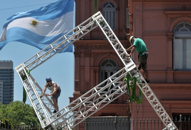 Preparativos para la Fiesta de la Democracia