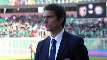 por un problema de papeles y a un mes de asumir, renuncio guillermo barros schelotto al palermo por un problema de papeles y a un mes de asumir, renuncio guillermo barros schelotto al palermo