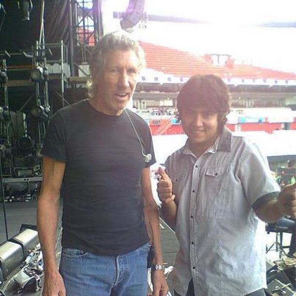 Un adolescente que fue de músico callejero llegó como soporte de Roger Waters
