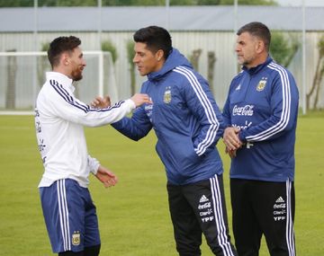 Enzo Pérez y Messi en la Selección - Crédito: @Argentina