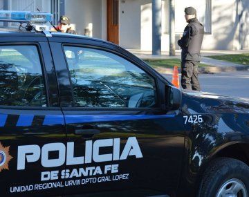 Un suboficial de la Policía de Santa Fe disparó en la cabeza de su pareja embarazada: lo detuvieron