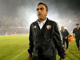 Osella dejó de ser el técnico de Newells Osella dejó de ser el técnico de Newells