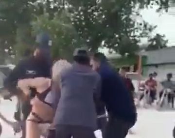 Maldivas: violenta detención de una turista británica por usar bikini