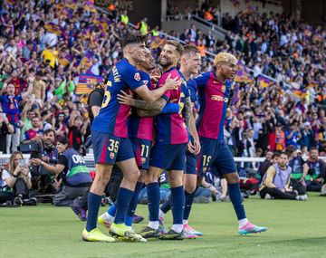 Barcelona venció 4-3 al Real Madrid en un clásico inolvidable y acaricia el título de La Liga