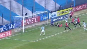 El gol con el arco libre que falló Maravilla Martínez en la eliminación de Racing de la Copa Sudamericana El gol con el arco libre que falló Maravilla Martínez en la eliminación de Racing de la Copa Sudamericana