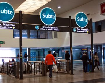 Abandonan a una beba en la estación Once