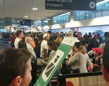Carlos Tevez yendo a Cancún