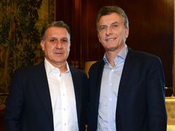 macri recibio a martino en casa rosada y le deseo suerte para la copa america macri recibio a martino en casa rosada y le deseo suerte para la copa america