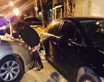 Chocaron el auto estacionado de dos periodistas