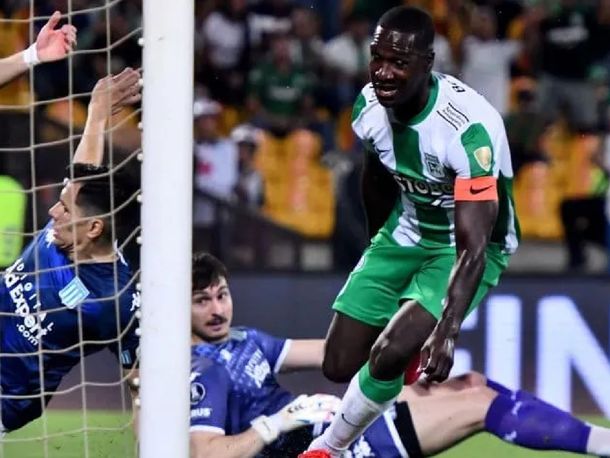 Racing cayó 4-2 ante Atlético Nacional en la ida de los octavos de final