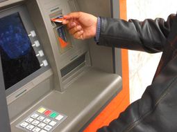 turistas argentinos vacian los cajeros durante semana santa turistas argentinos vacian los cajeros durante semana santa