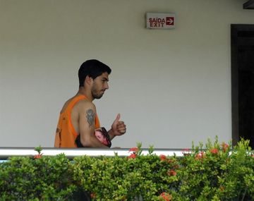 ¿Suárez jugará en un insólito lugar durante su sanción?