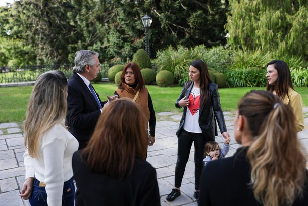 Alberto Fernández recibió a beneficiarias del Programa Acompañar