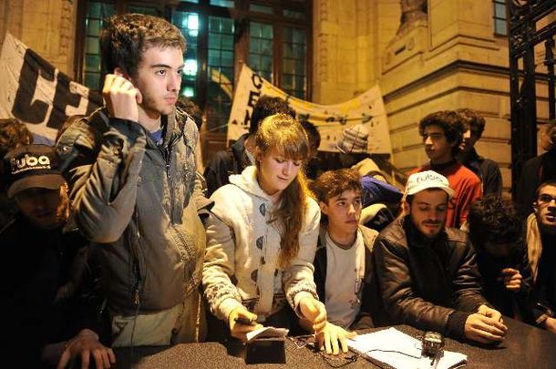 Estudiantes marcharán en protesta al rectorado de la UBA