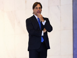 El presidente Luis Lacalle Pou podría ser llamado a Fiscalía a declarar por el escándalo Marset. El presidente Luis Lacalle Pou podría ser llamado a Fiscalía a declarar por el escándalo Marset.