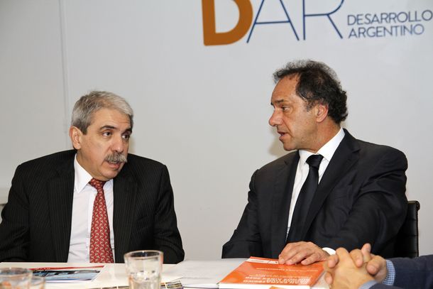 Scioli y Aníbal Fernández se mostraron juntos en un acto de campaña