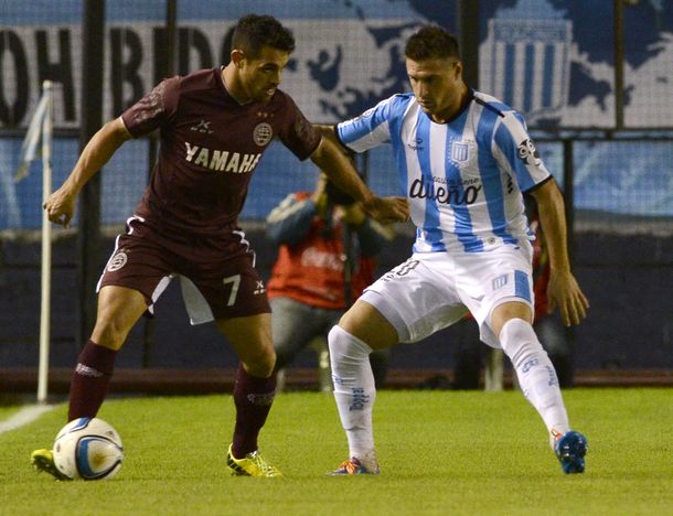 Sin Milito, Racing derrotó a Lanús en Avellaneda y se acerca a la cima