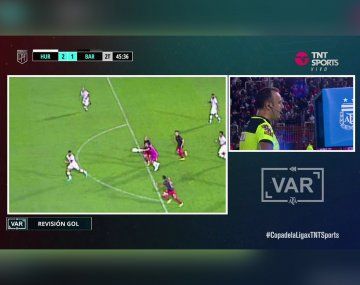 La prueba de Huracán para contradecir al VAR en la supuesta mano de Marcos Díaz