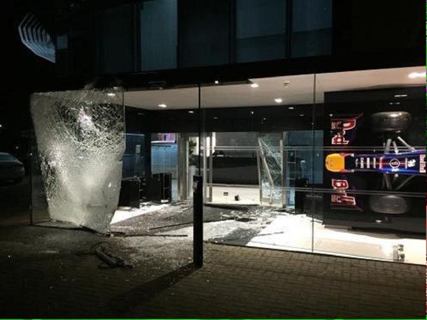 Golpe a la Fórmula 1: asaltaron la sede de una escudería y se llevaron todo