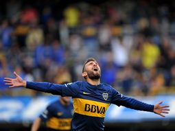 un jugador de boca sorprendio con su cambio de look en ezeiza un jugador de boca sorprendio con su cambio de look en ezeiza