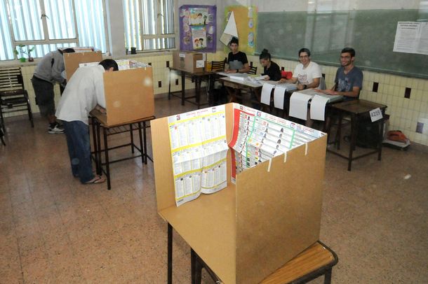 PASO en Santa Fe: comenzó el escrutinio definitivo con los votos sin contabilizar