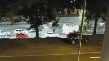 caos de transito en la general paz por vuelco caos de transito en la general paz por vuelco