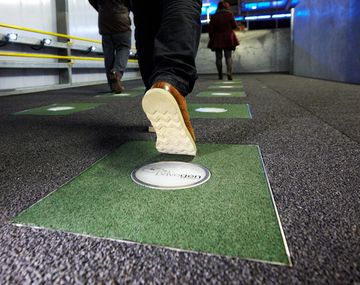 Crean baldosas inteligentes que generan electricidad