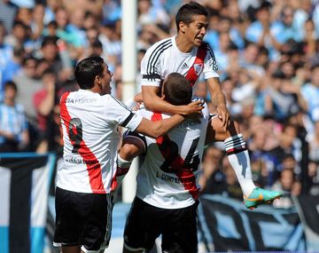 River se quedó con el clásico ante Racing y sueña