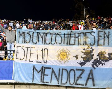 El color de los hinchas de Argentina y Colombia