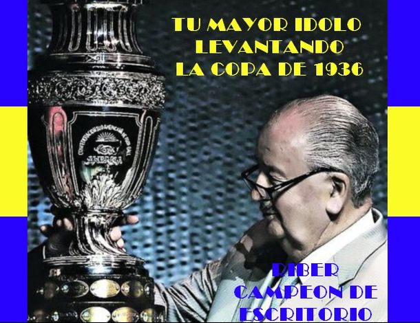 Los afiches con las cargadas de los hinchas de Boca a River