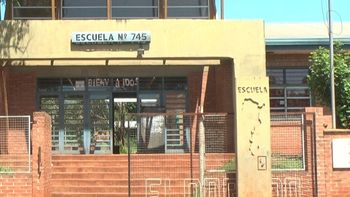 atacan a alumna en el bano de un colegio atacan a alumna en el bano de un colegio