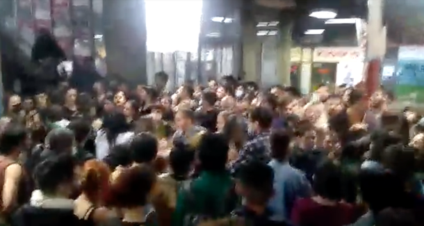 La izquierda a las piñas: violenta agresión de militantes del FIT a estudiantes del Nuevo MAS