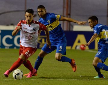 Argentinos venció a Boca y ganó por primera vez en el campeonato