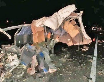 Quiso violar a su suegra e intentó huir pero chocó de frente con un camión y se mató