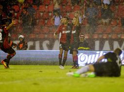newell´s le gano a independiente en un partido infartante newell´s le gano a independiente en un partido infartante
