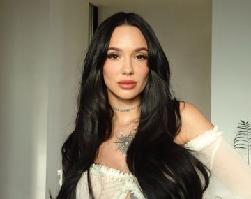 La Joaqui posó semidesnuda en la cama y causó furor en redes: su foto desde México