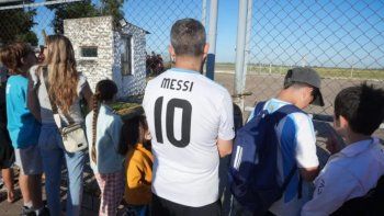 messi volvio a pisar suelo santafesino junto a su familia y revoluciono sauce viejo messi volvio a pisar suelo santafesino junto a su familia y revoluciono sauce viejo