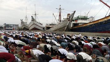 un nuevo naufragio en indonesia deja 7 muertos y 13 desaparecidos un nuevo naufragio en indonesia deja 7 muertos y 13 desaparecidos