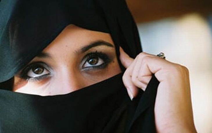 Lanzan un manual religioso que enseña a pegarle a las mujeres