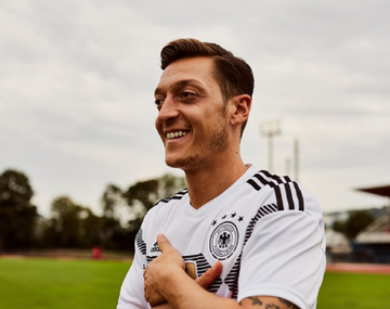 Los alemanes mostraron la nueva camiseta y ya se ven en la final