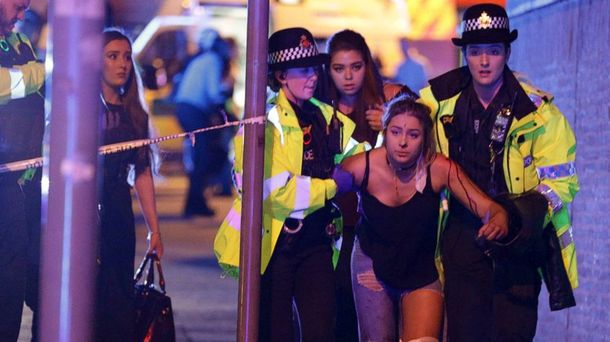 Investigan una red de apoyo al autor del atentado en Manchester